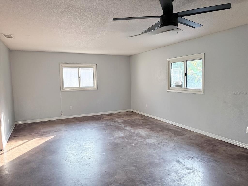 912 Carvell Drive - Photo 10