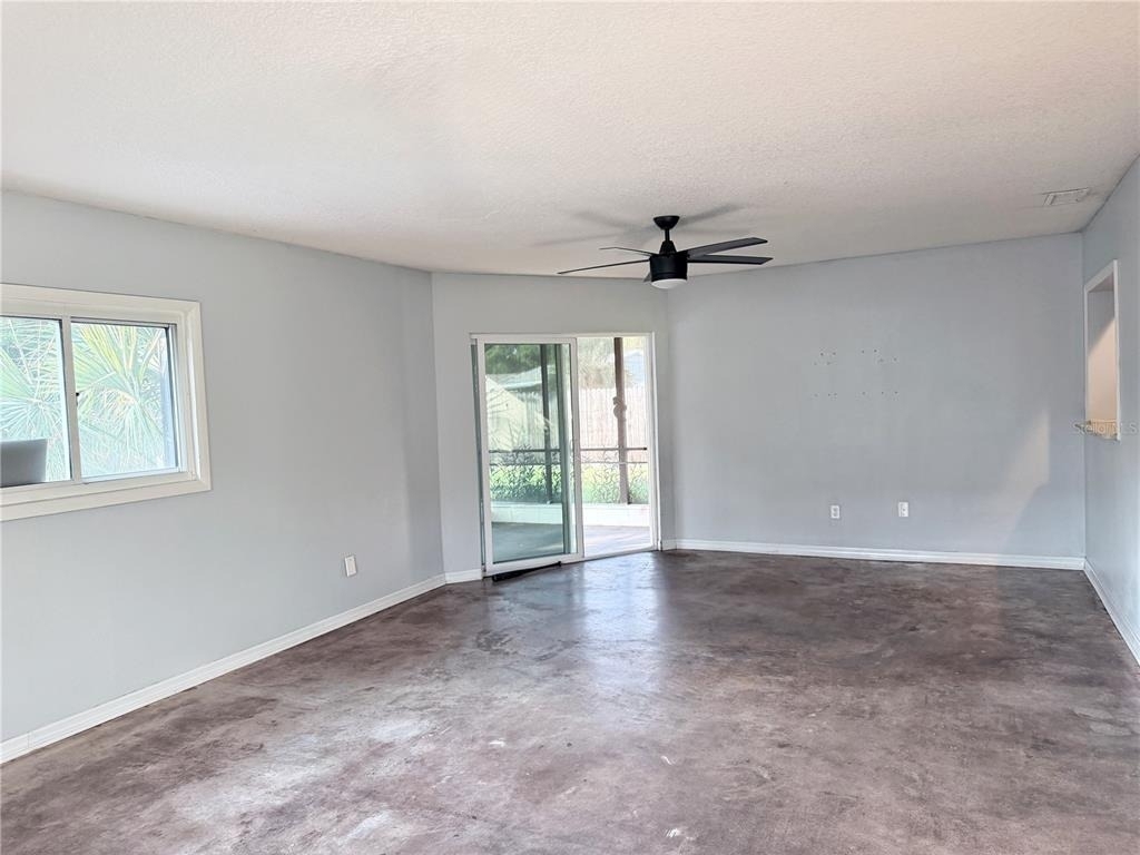 912 Carvell Drive - Photo 14