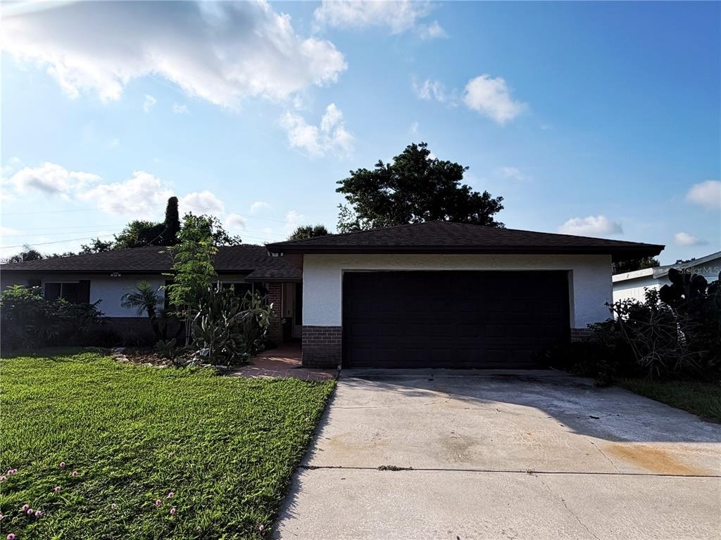912 Carvell Drive - Photo 1