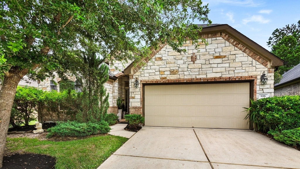 126 S Sawbridge Circle - Photo 0