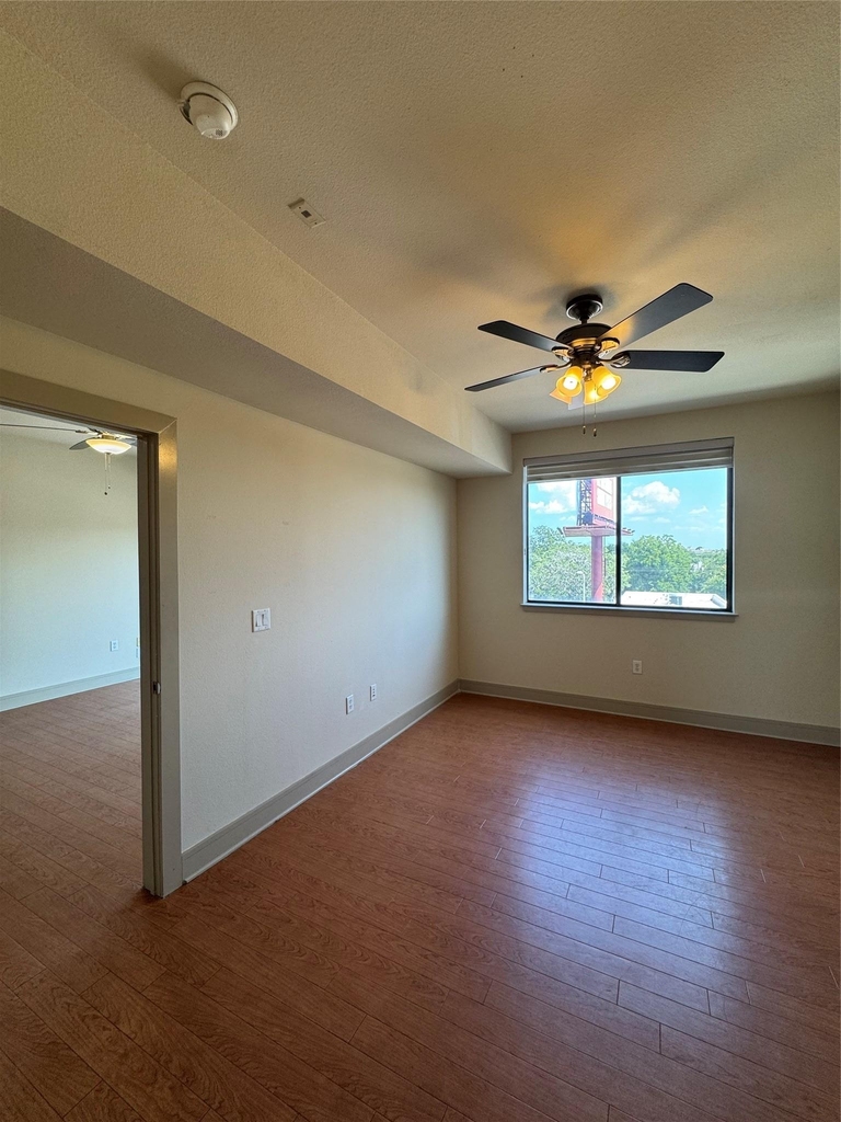 3016 Guadalupe St - Photo 3