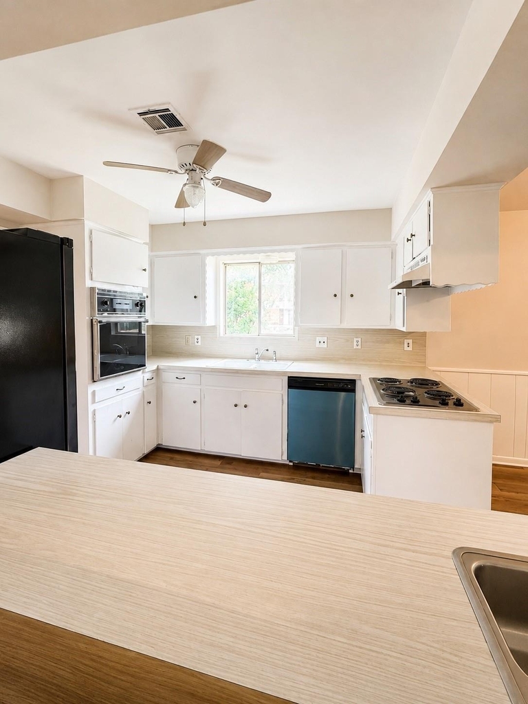 10223 Knoboak Drive - Photo 1