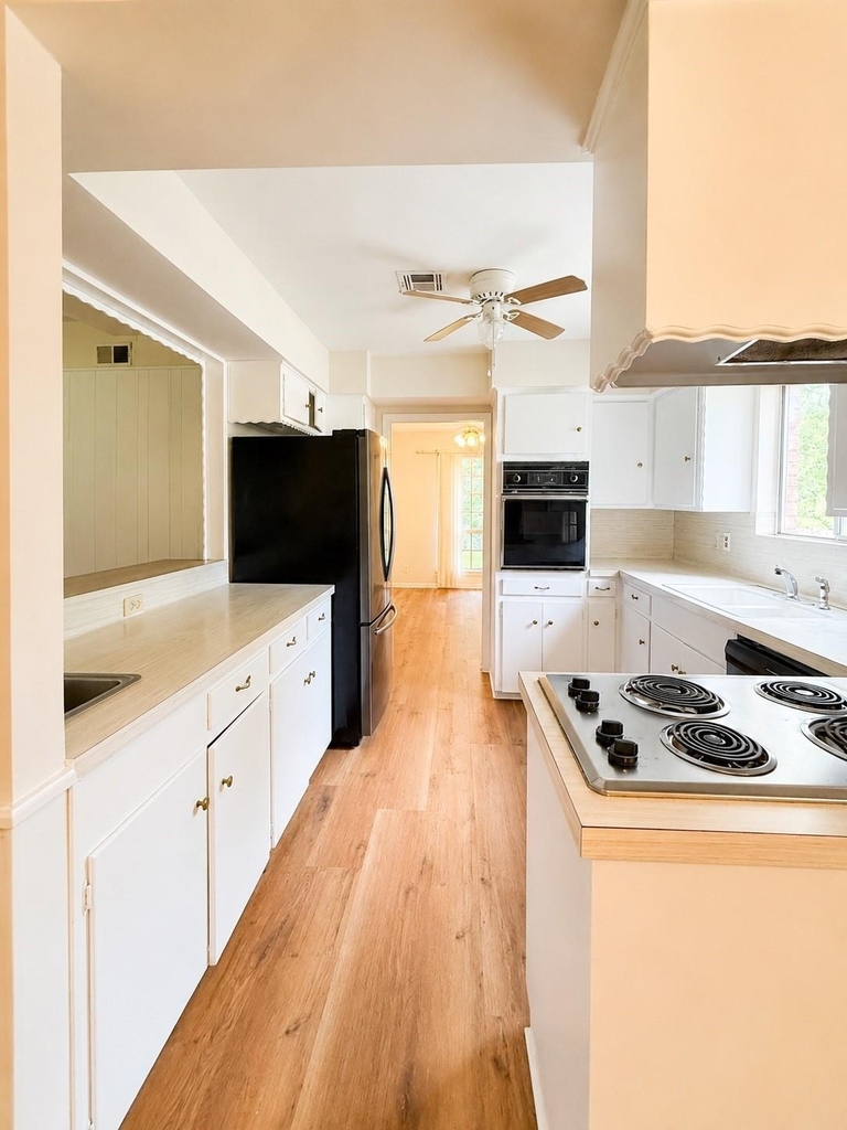 10223 Knoboak Drive - Photo 2