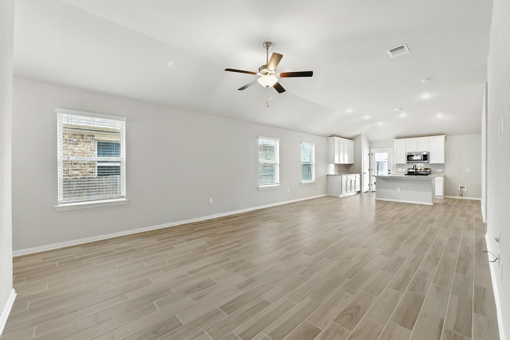 149 Hackberry Ln - Photo 4