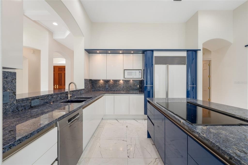 9701 Lake Isleworth Court - Photo 10