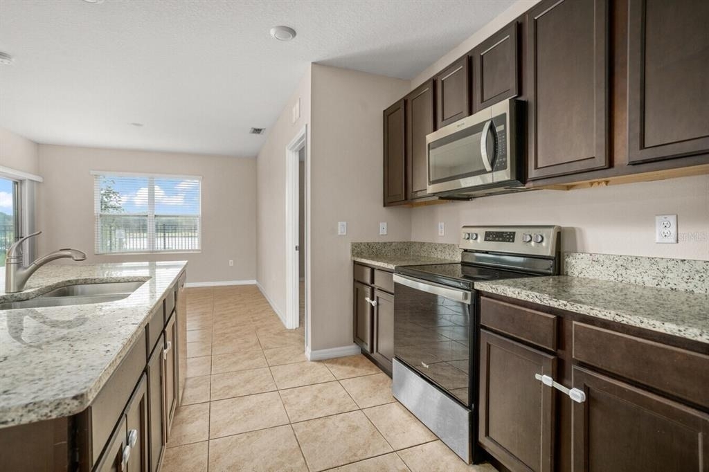 1112 Fox Path - Photo 5
