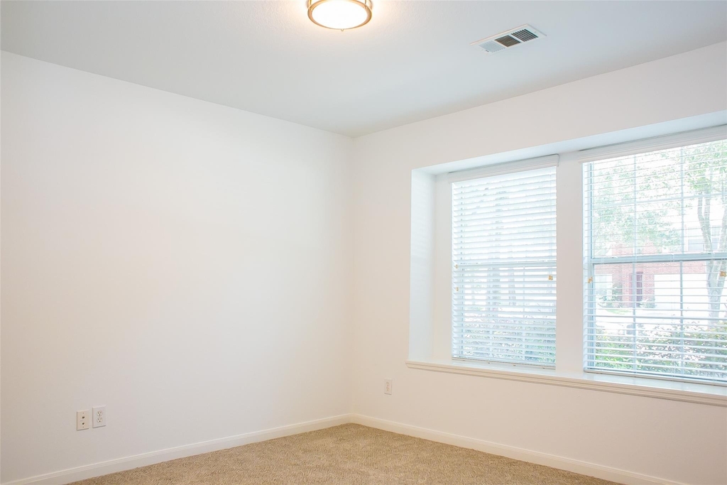 91 Genesee Ridge Drive - Photo 16