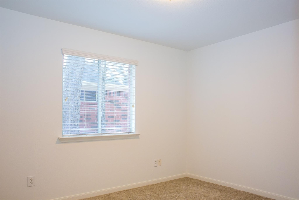 91 Genesee Ridge Drive - Photo 17