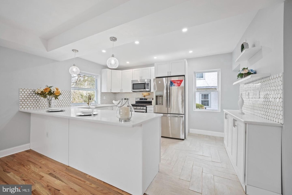 541 E Church - Photo 14
