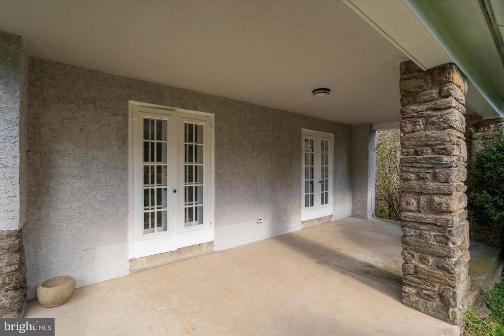541 E Church - Photo 37
