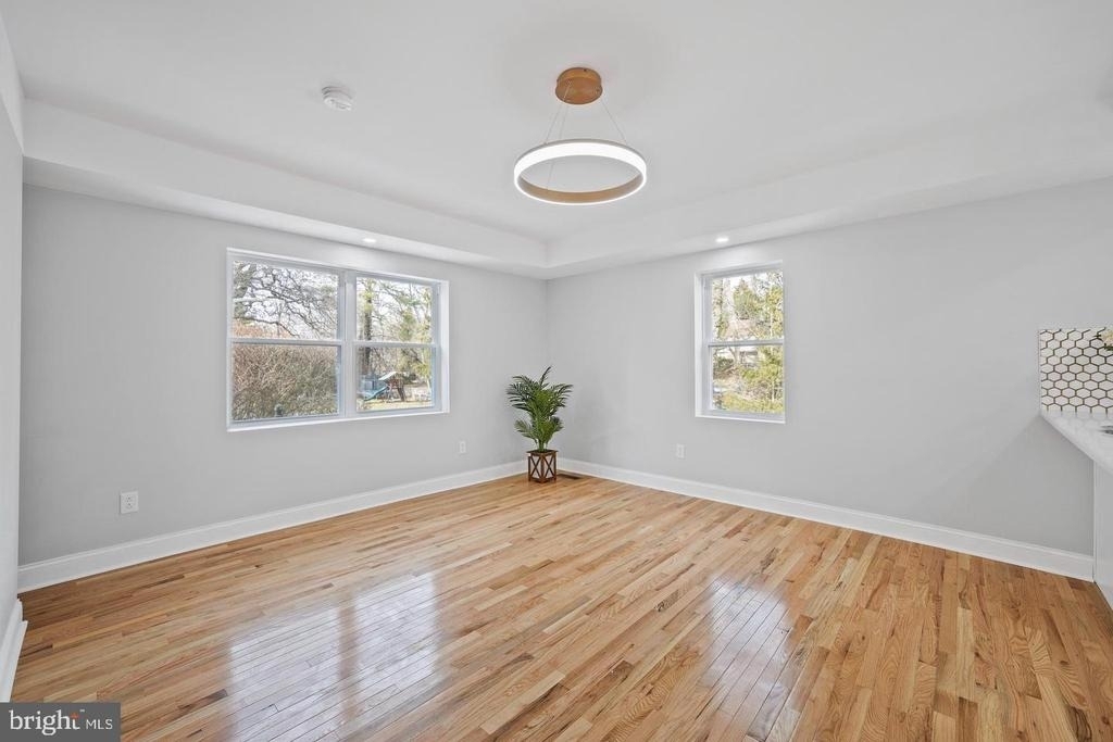 541 E Church - Photo 9