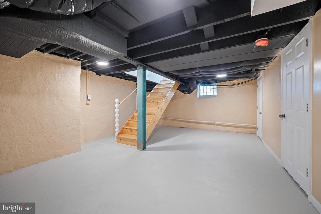 541 E Church - Photo 34
