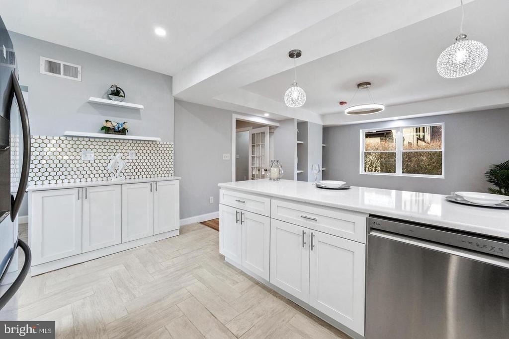541 E Church - Photo 10