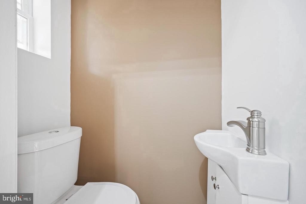 541 E Church - Photo 2