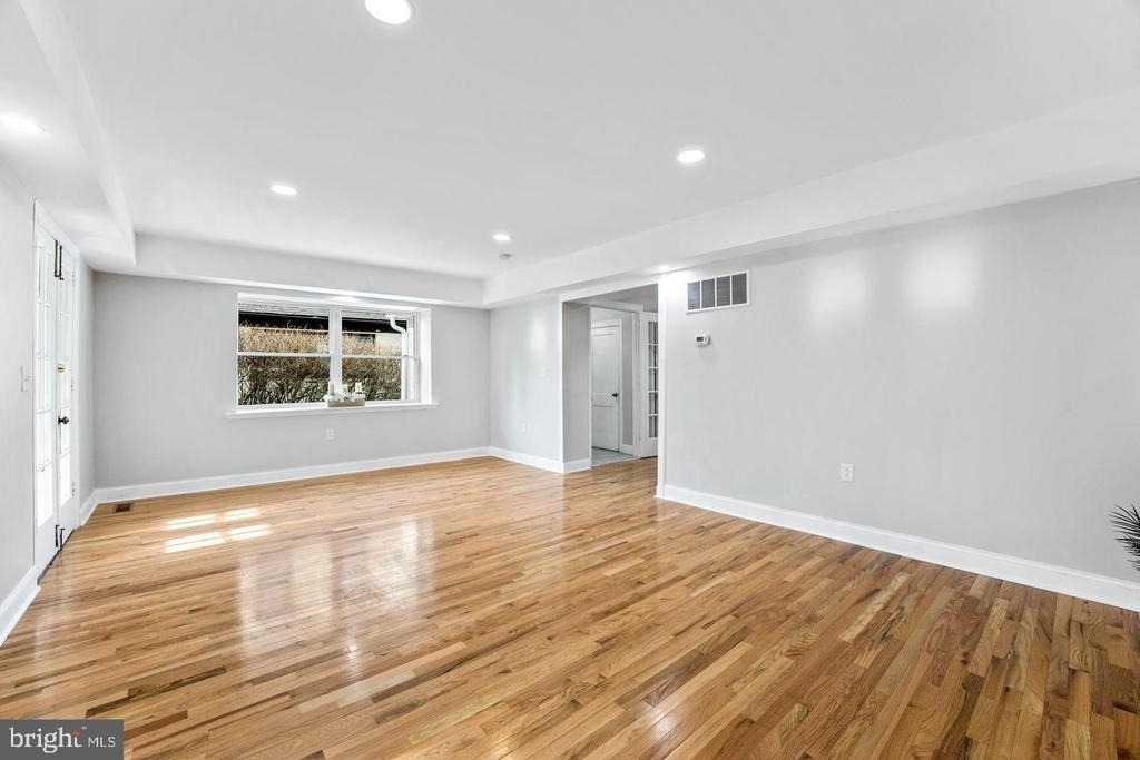 541 E Church - Photo 6