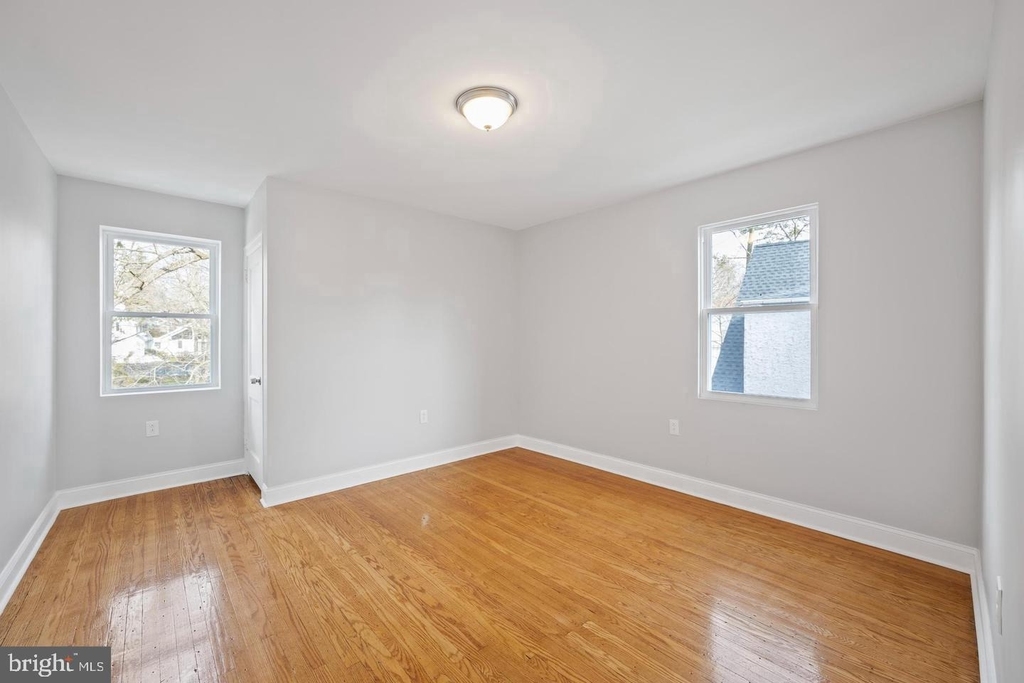 541 E Church - Photo 27