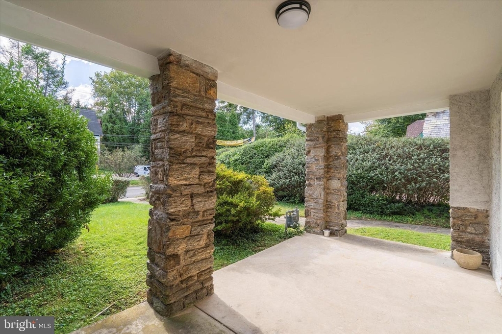 541 E Church - Photo 36