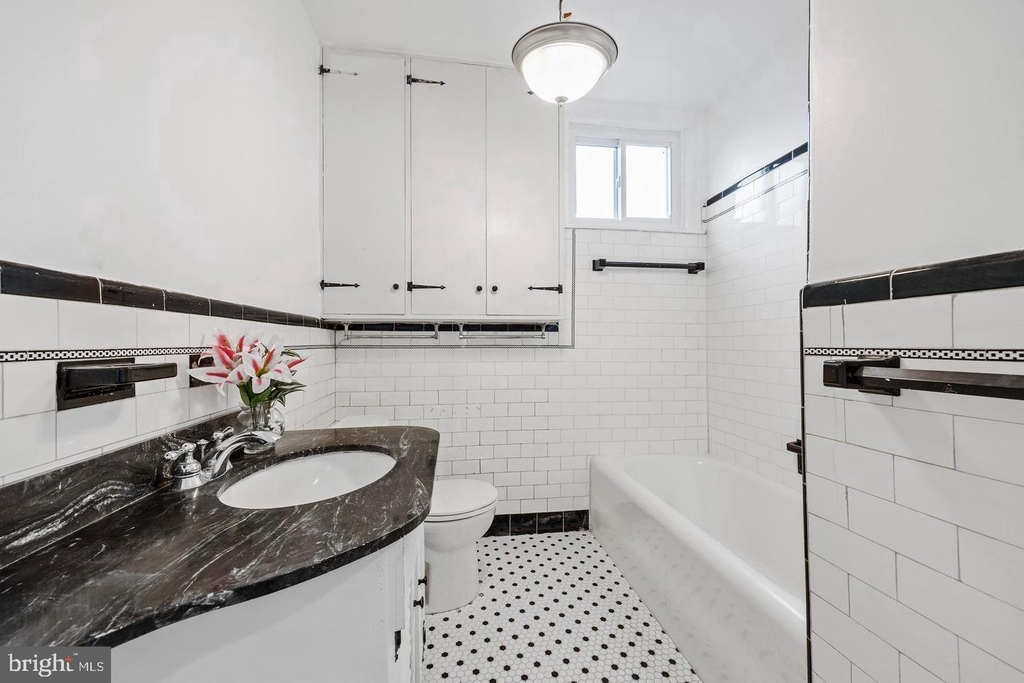 541 E Church - Photo 25