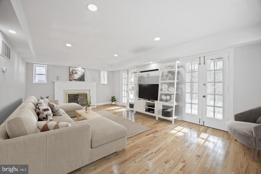 541 E Church - Photo 5