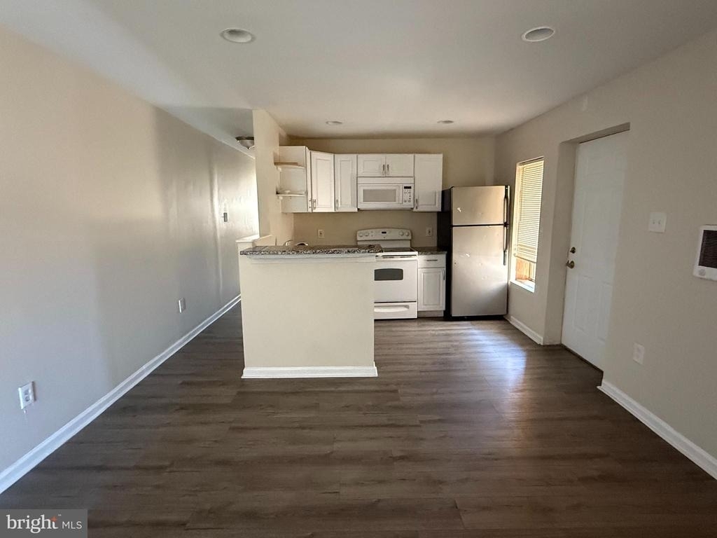 15 W 10th Street - Photo 3