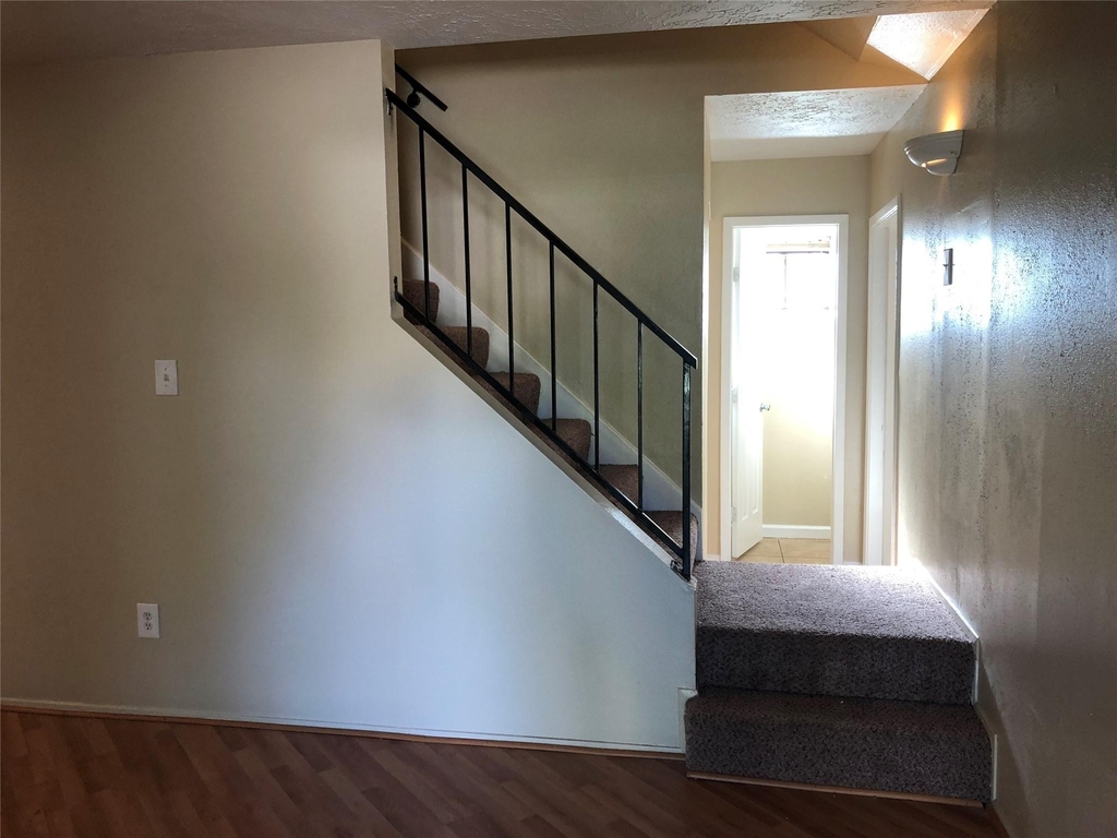 15403 Bow Lane - Photo 3