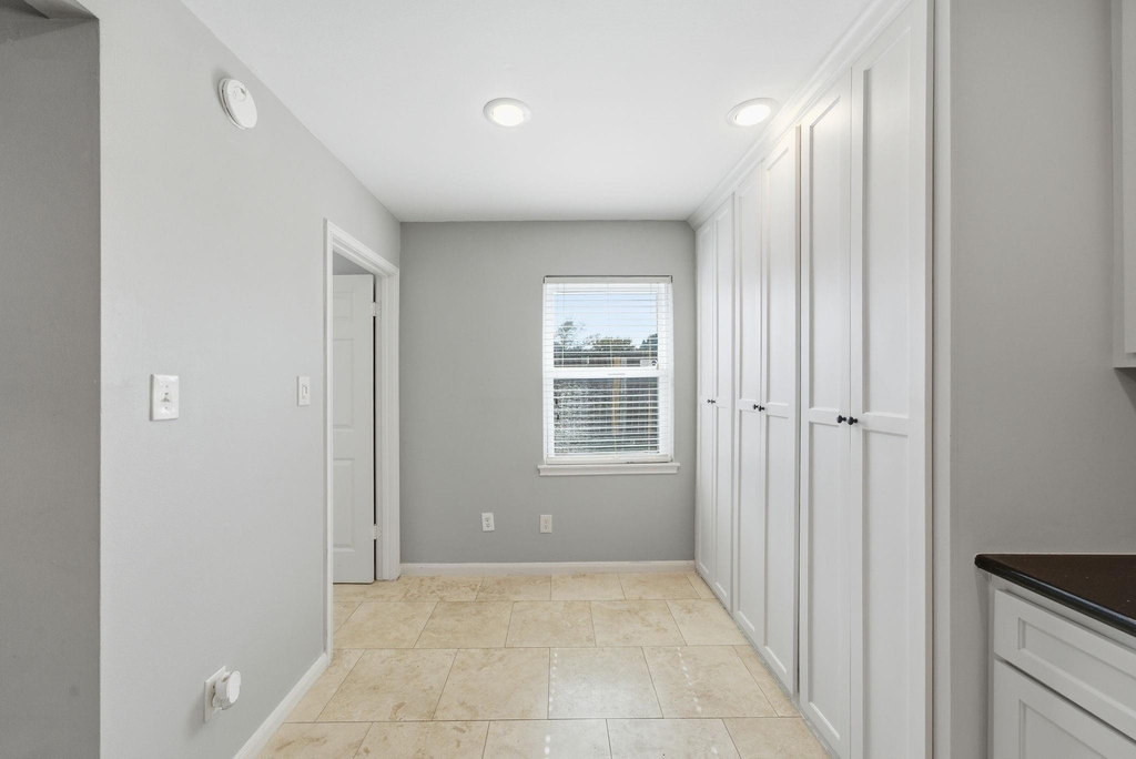 2502 Hollow Hook Road - Photo 17