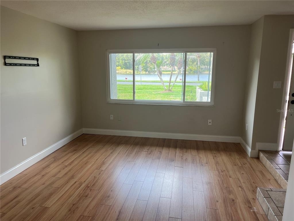 3101 Village Lane - Photo 4