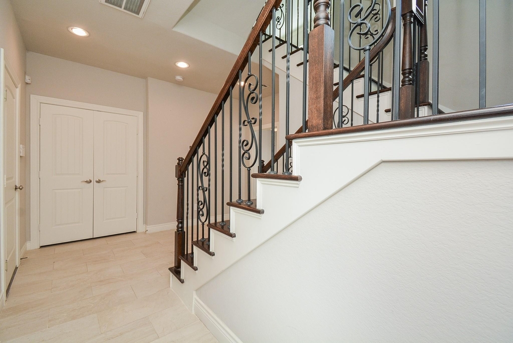 1610 Parker Street - Photo 3