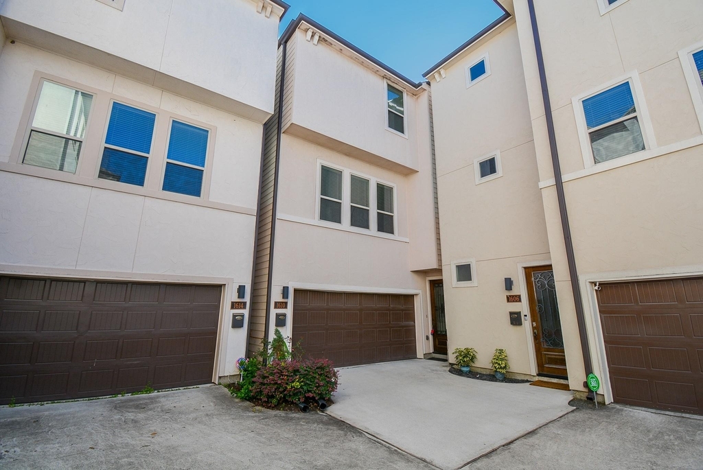 1610 Parker Street - Photo 0