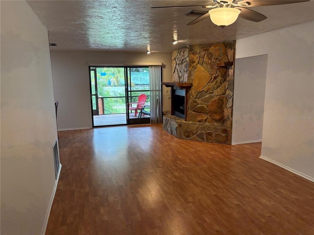7206 8th Avenue Nw - Photo 1