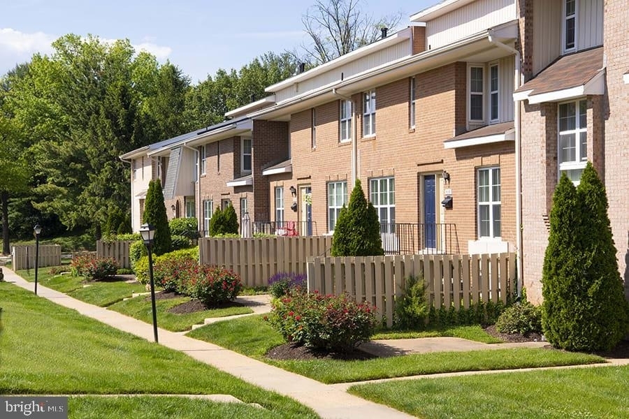1699 Yale Place - Photo 4