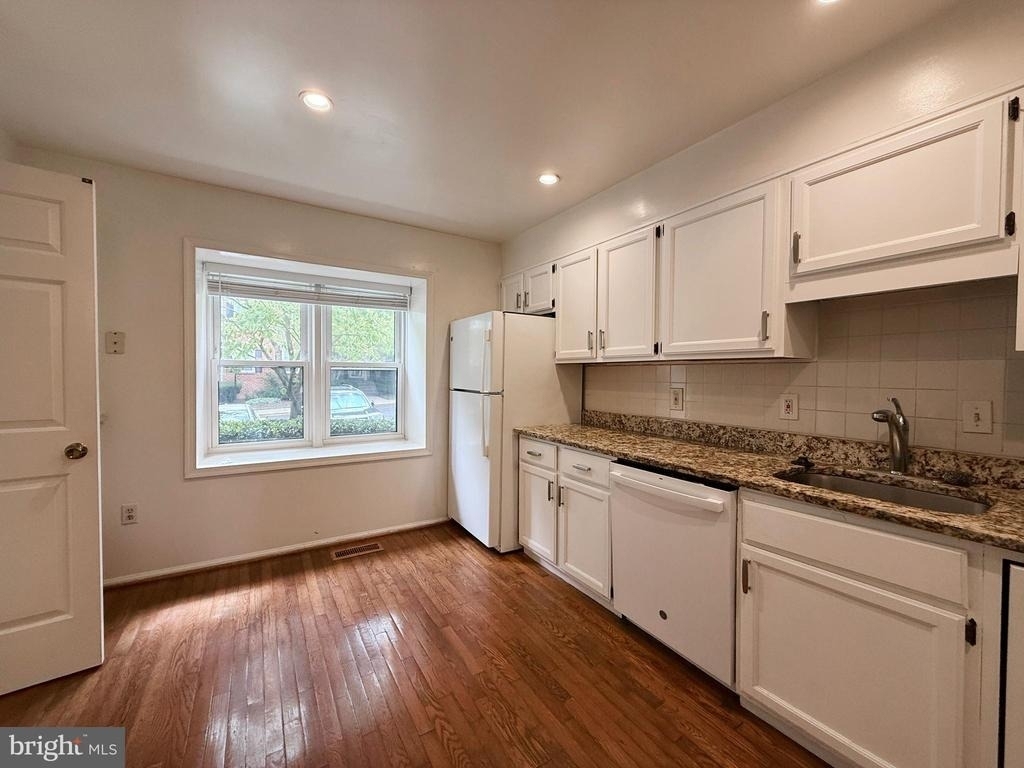 10240 Arizona Circle - Photo 4