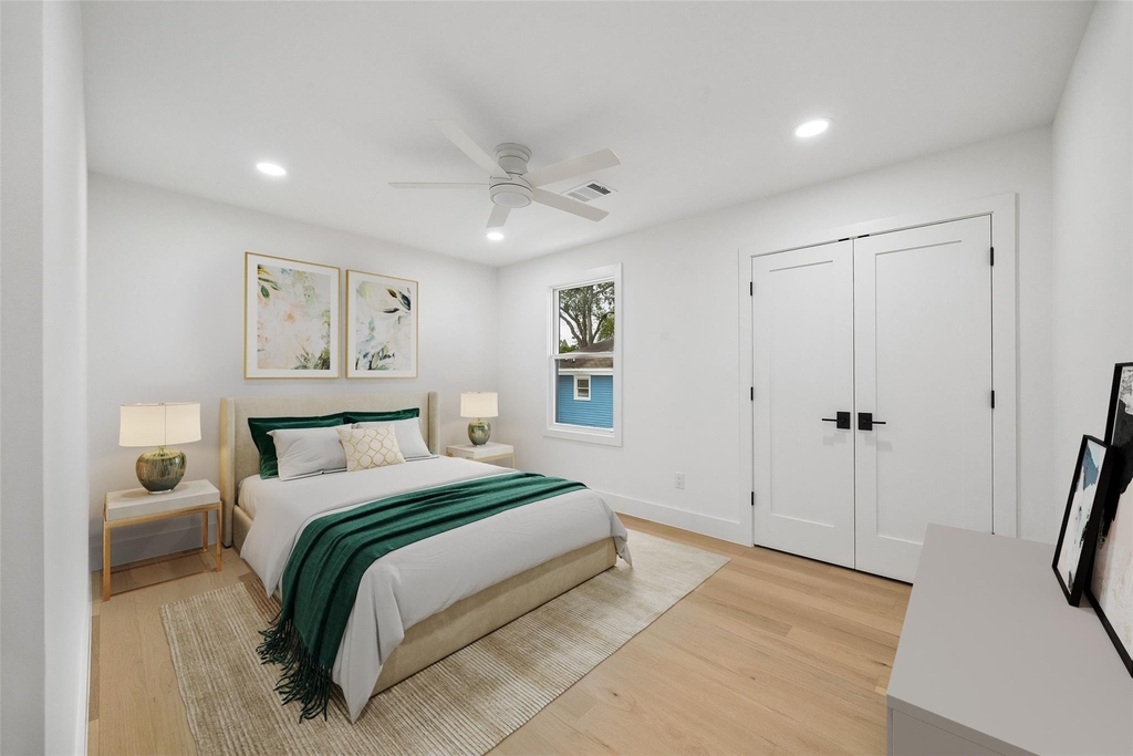 111 E 18th Street - Photo 26