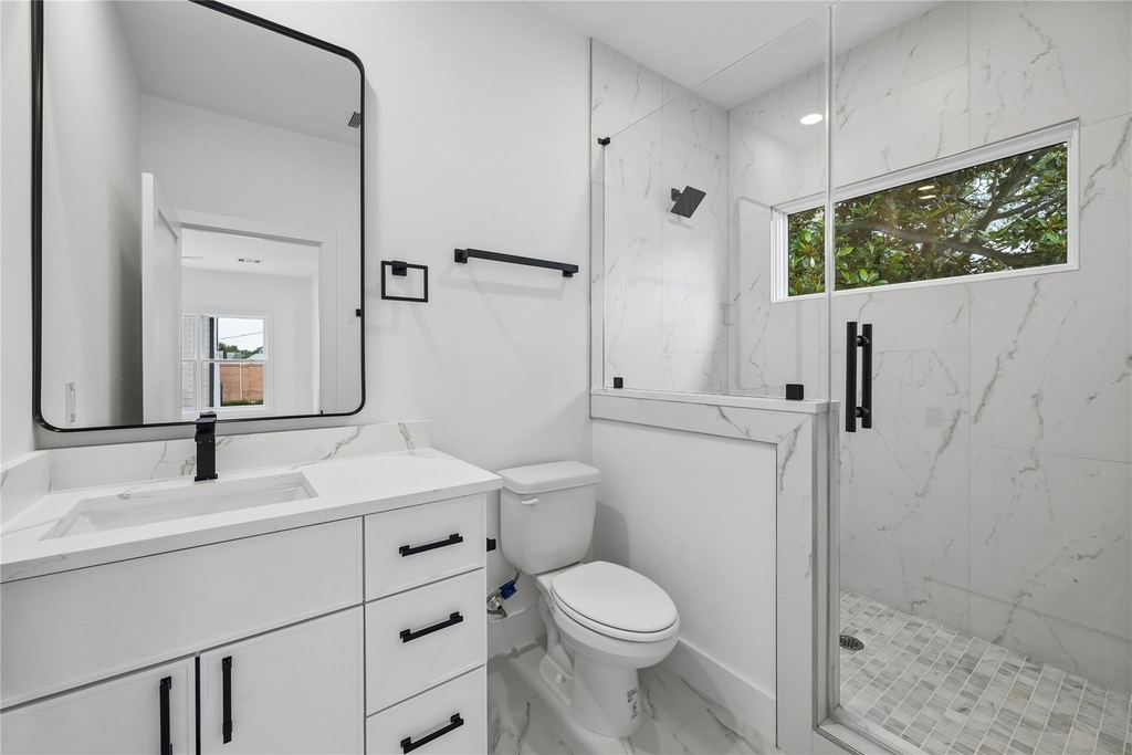 111 E 18th Street - Photo 40