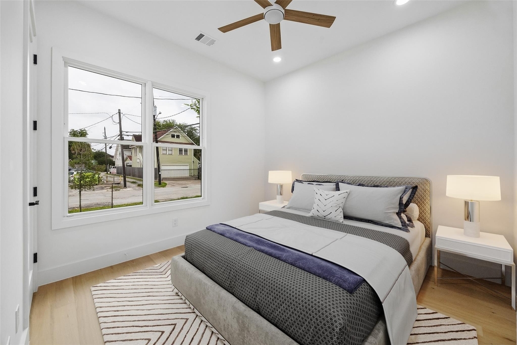 111 E 18th Street - Photo 22