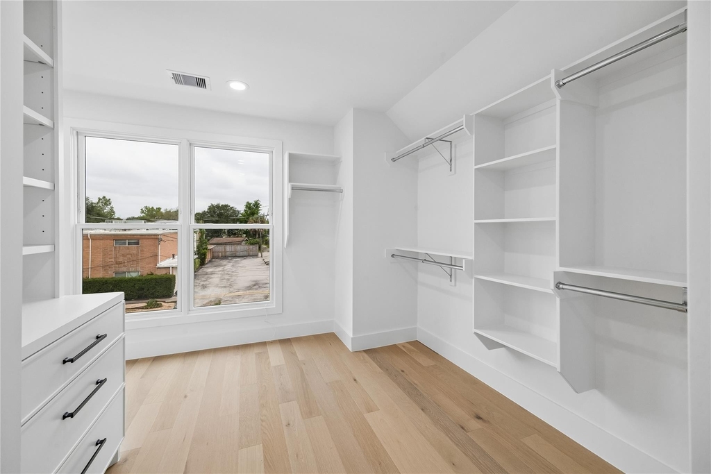 111 E 18th Street - Photo 20