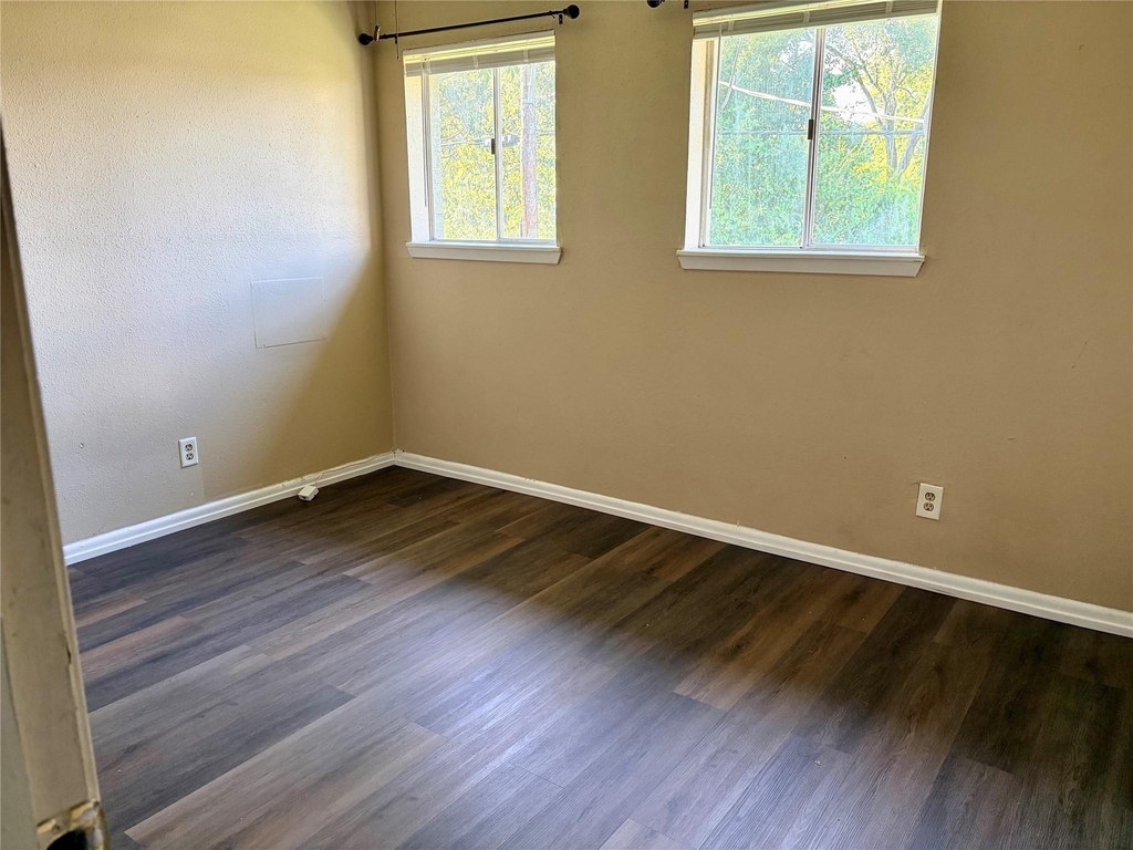 702 Hargest Street - Photo 5