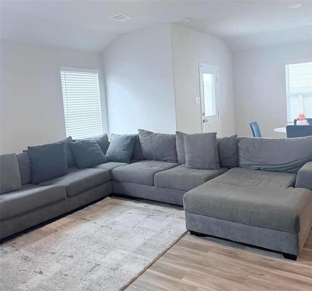 811 Brookside Drive - Photo 2