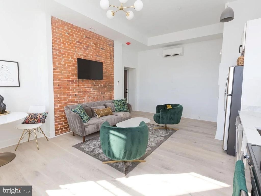 415 Saint Paul Street - Photo 4