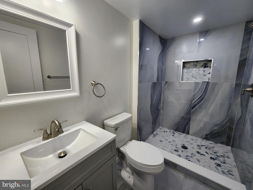 523 Wellesley Street - Photo 15