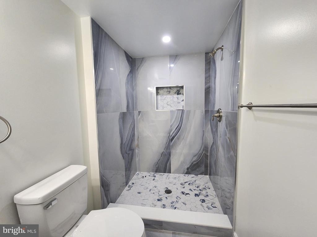523 Wellesley Street - Photo 13
