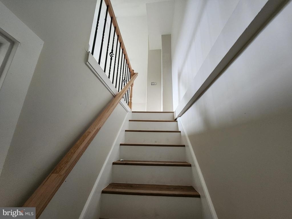 523 Wellesley Street - Photo 9