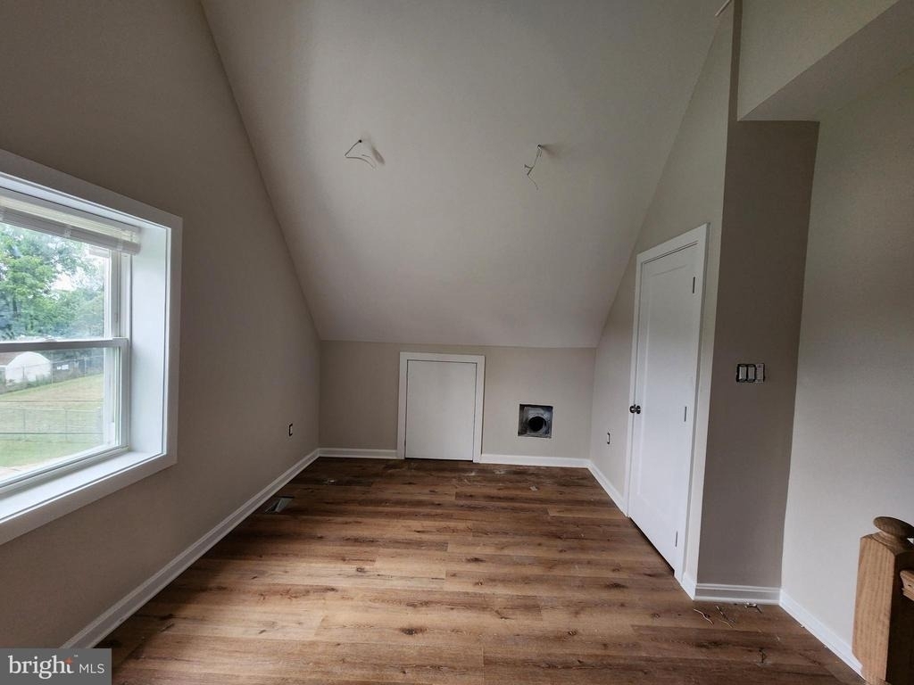 523 Wellesley Street - Photo 11