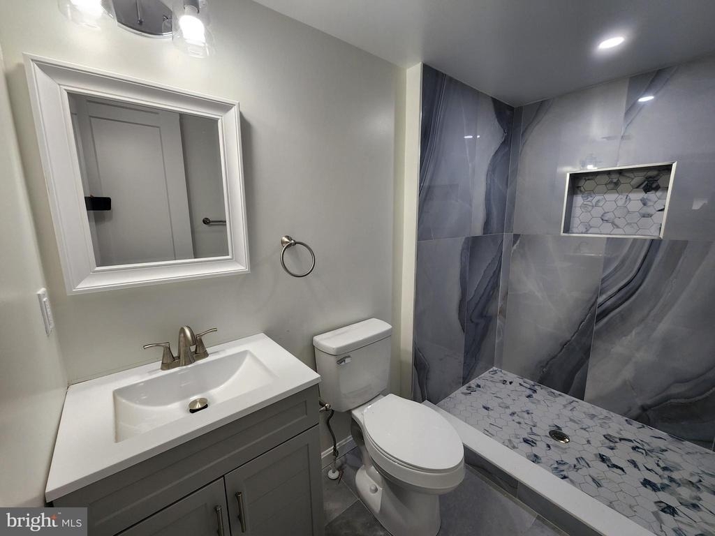523 Wellesley Street - Photo 12
