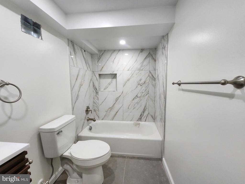 523 Wellesley Street - Photo 14