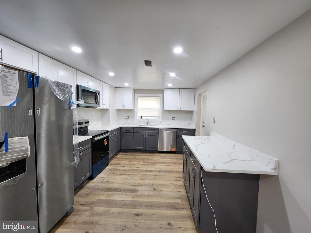 523 Wellesley Street - Photo 1
