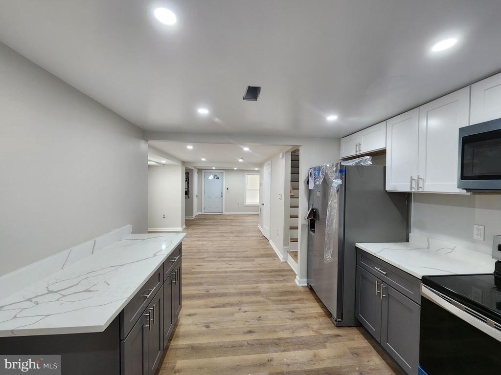 523 Wellesley Street - Photo 2