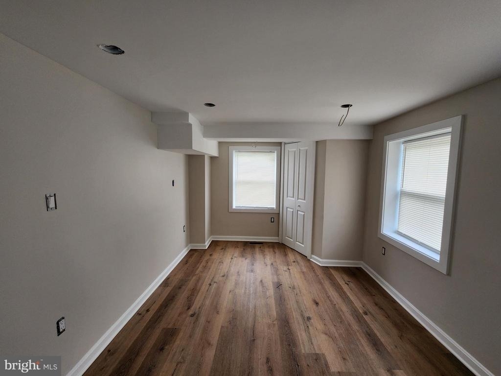 523 Wellesley Street - Photo 18