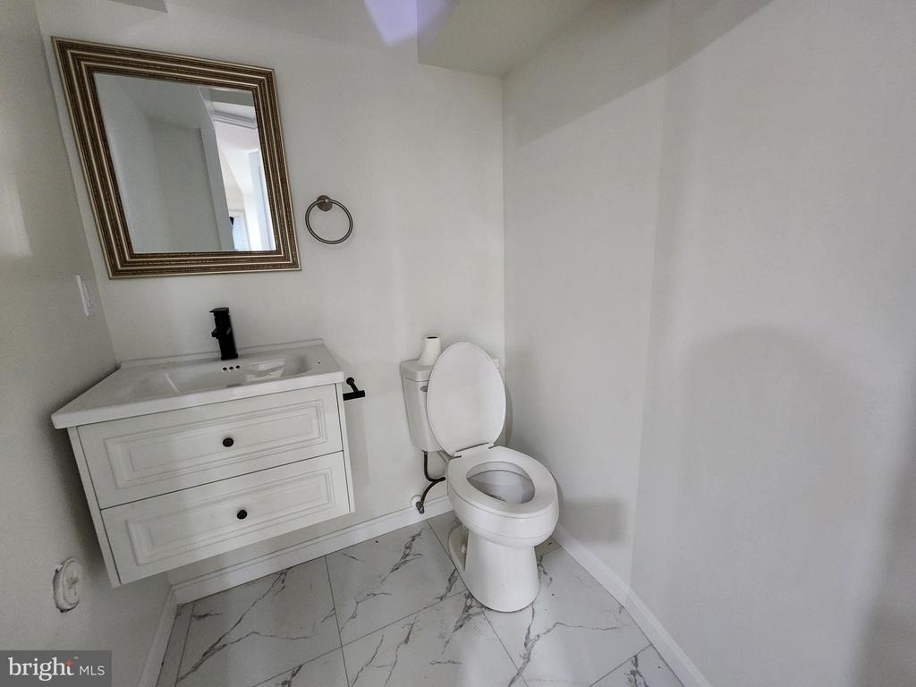 523 Wellesley Street - Photo 8