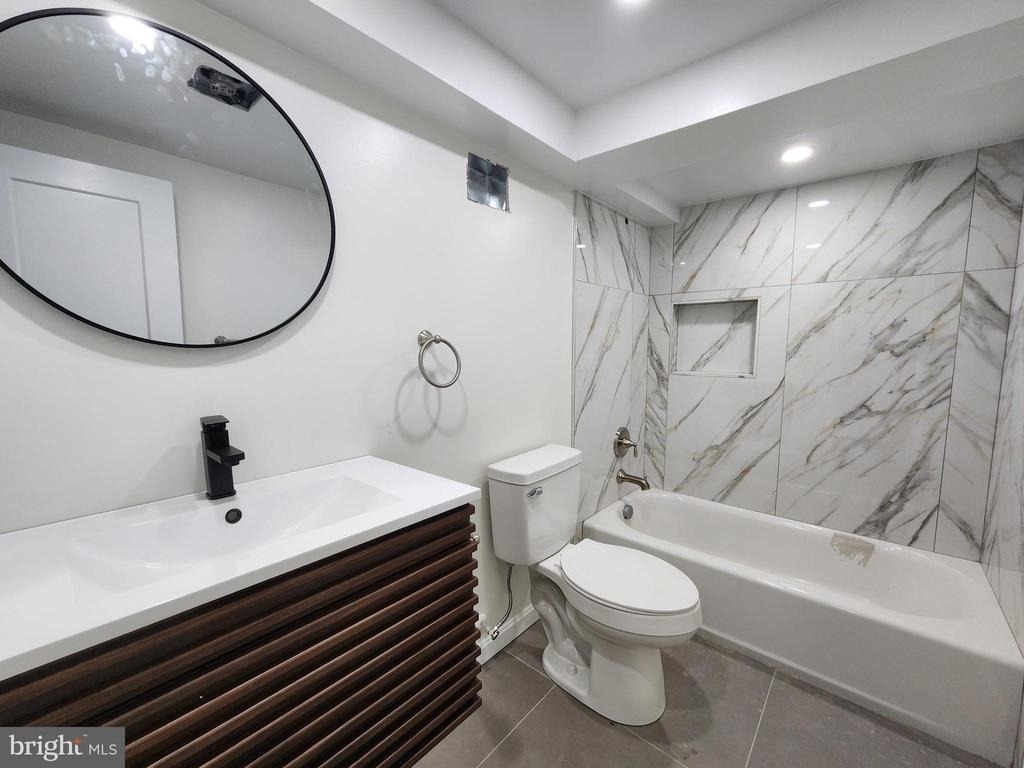 523 Wellesley Street - Photo 17